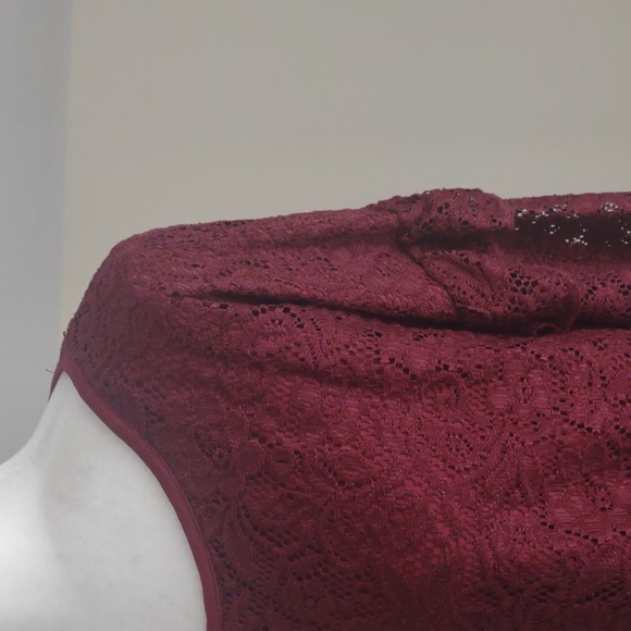 Juicy Couture lined crocheted lace top Size XXL Wine - Picture 2 of 10
